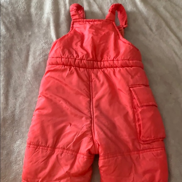 Hello Kitty 2t Snow Suit & Hat - Picture 6 of 8